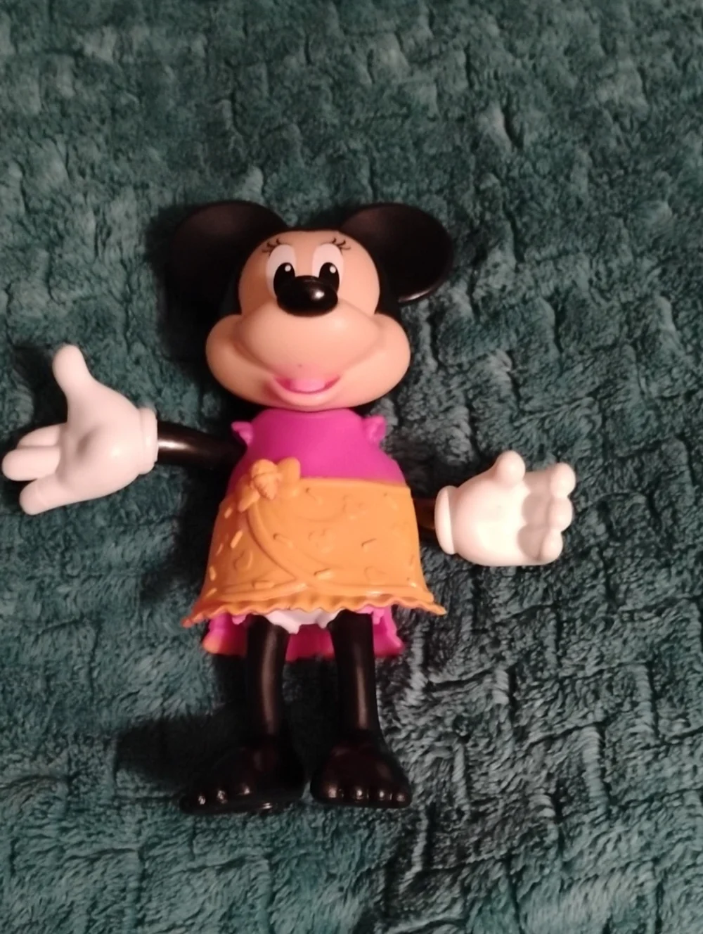 Disney Minnie Mouse Bowtique Dressup Doll